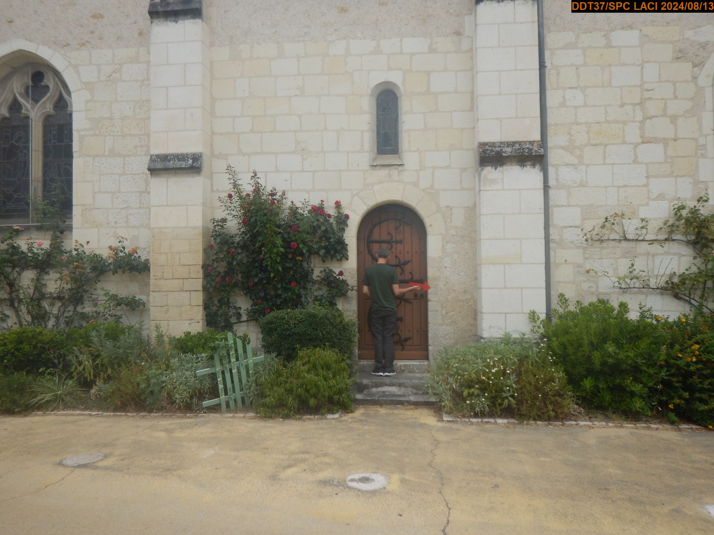 Vue du site en 2024, avec le repère de la crue de 1770